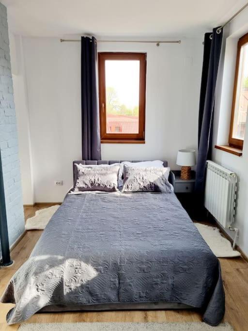 Cozy Apartment Near City Center Bukarest Exterior foto